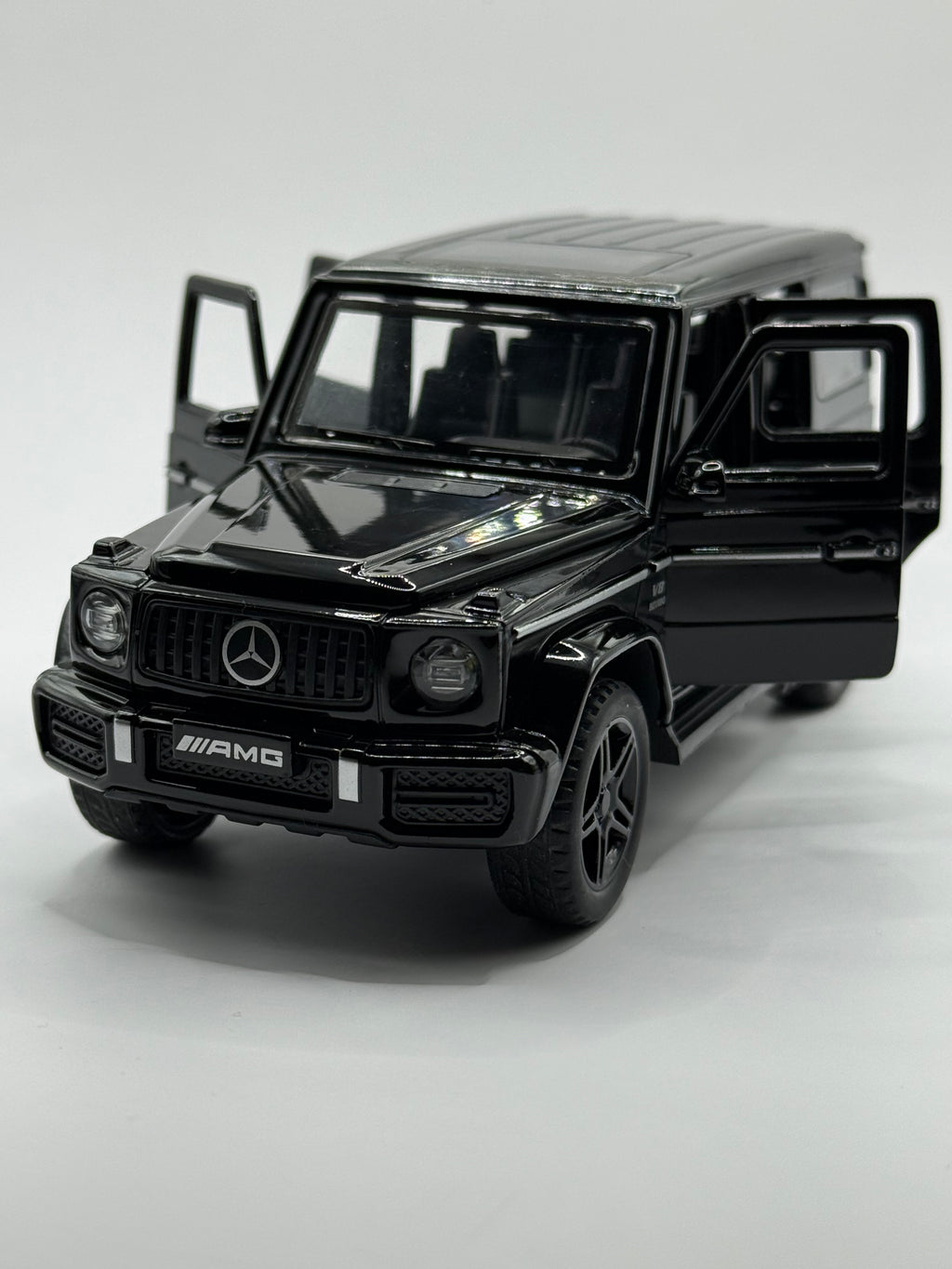 1:32 Scale Mercedes-Benz G63 AMG Diecast Model – Black