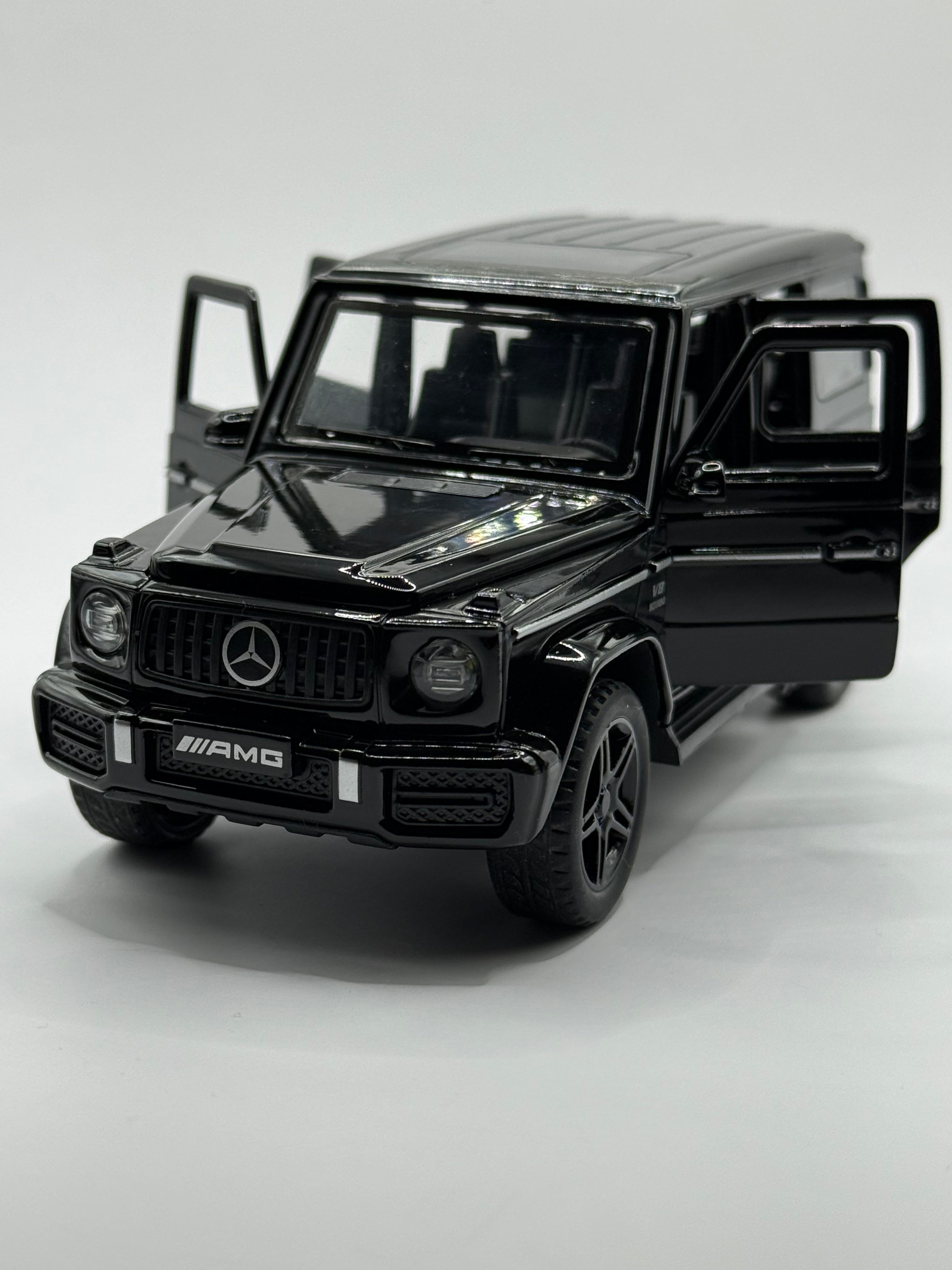 1:32 Scale Mercedes-Benz G63 AMG Diecast Model – Black