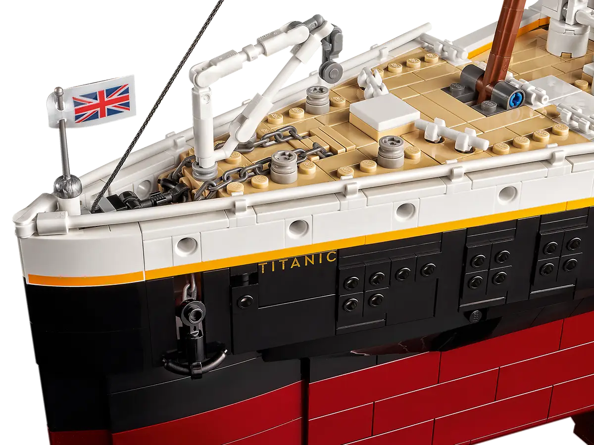 LEGO Icons Titanic (10294) | 1:200 Scale Model Ship | 9,090 Pieces