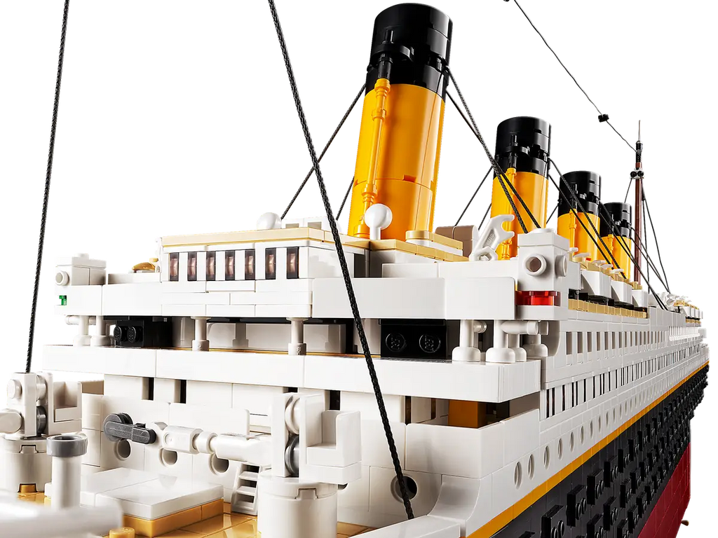 LEGO Icons Titanic (10294) | 1:200 Scale Model Ship | 9,090 Pieces