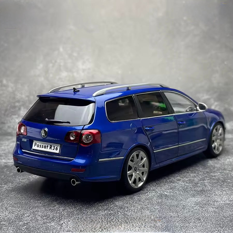 Volkswagen Passat R36 rear view