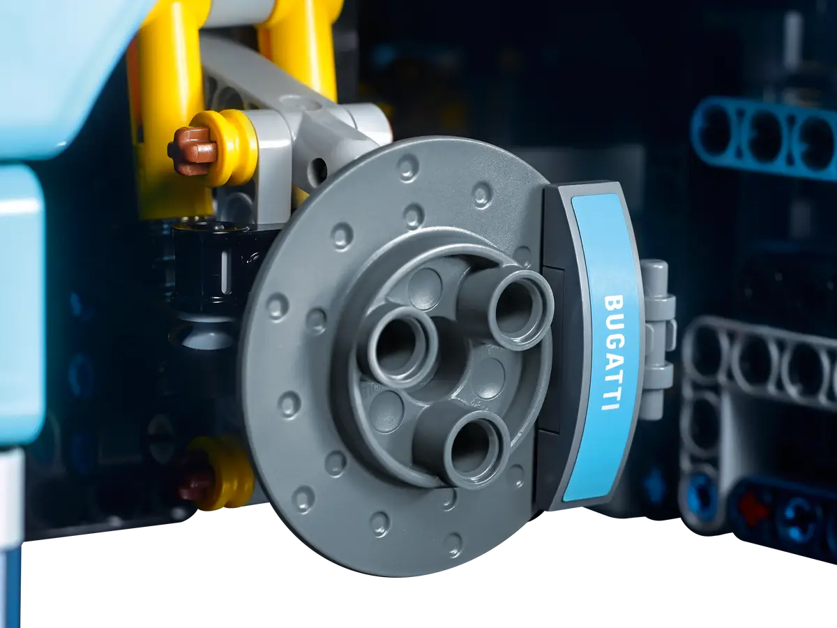 LEGO Technic Bugatti Chiron (Set 42083) - 1:8 Scale Supercar