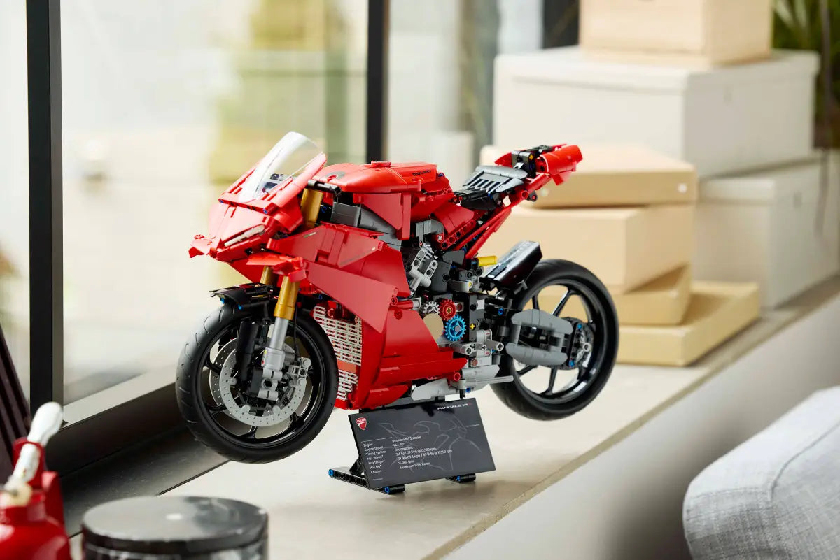 LEGO Technic Ducati Panigale V4 S (Set 42202) - 1:4 Scale Collector's Edition