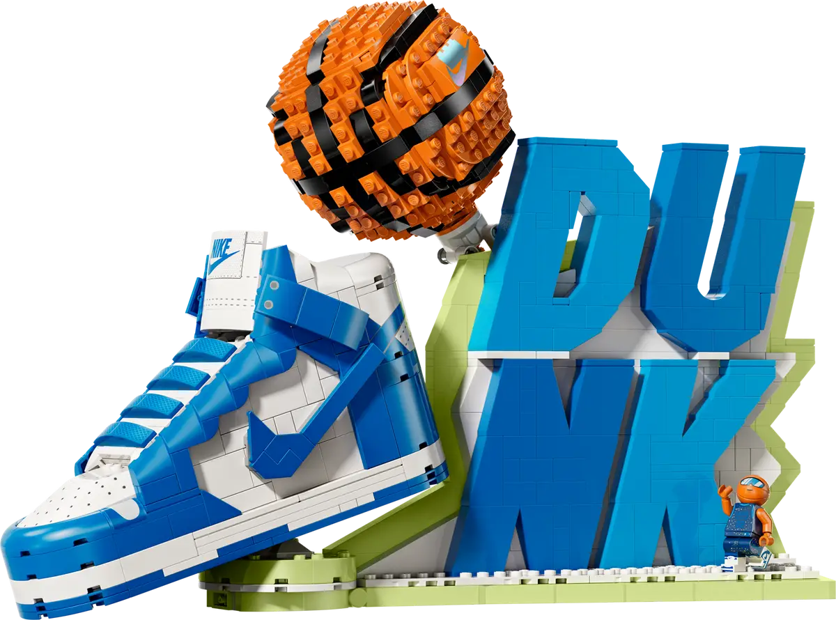 LEGO Nike Dunk x set 43008 blue and white sneaker model
