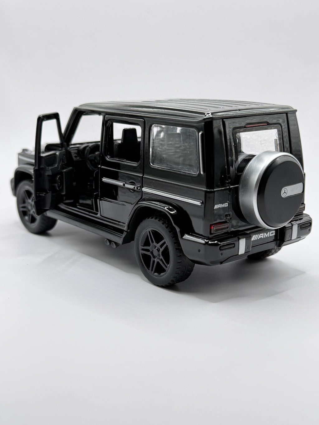 1:32 Scale Mercedes-Benz G63 AMG Diecast Model – Black
