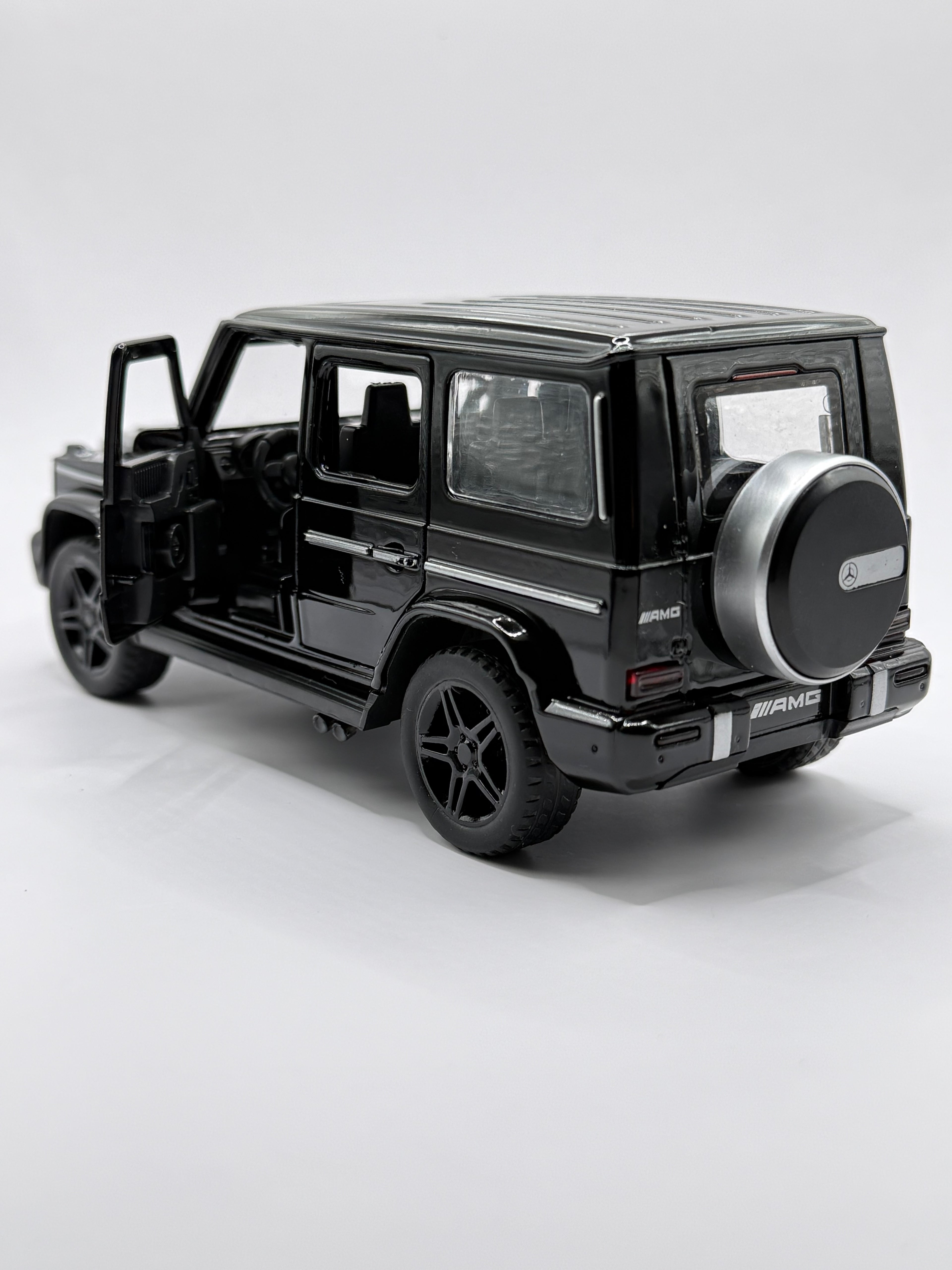 1:32 Scale Mercedes-Benz G63 AMG Diecast Model – Black