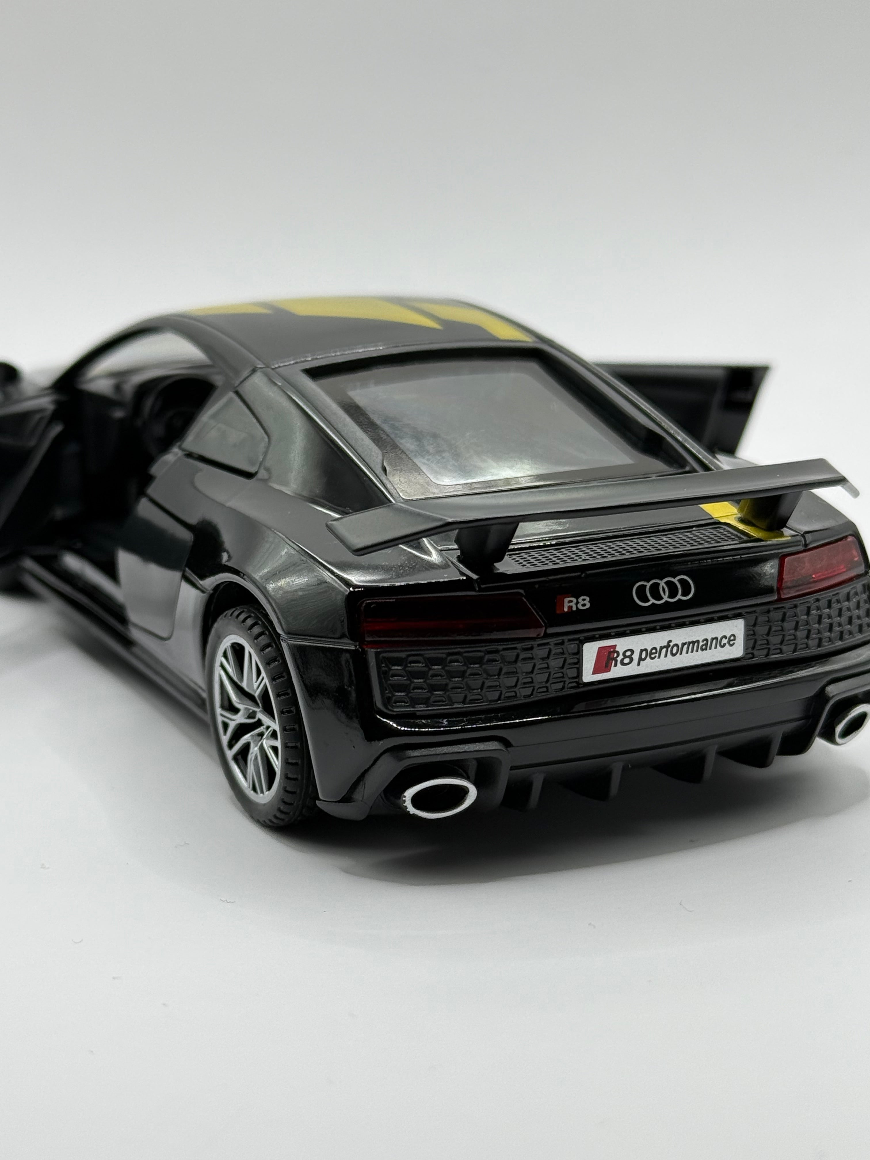 1/32 Audi R8 V10 Plus Diecast Model Car