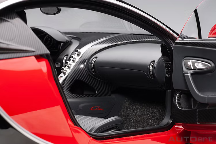 AUTOart 1:18 Bugatti Chiron Sport 2019 - Italian Red / Nocturne Black Diecast Model