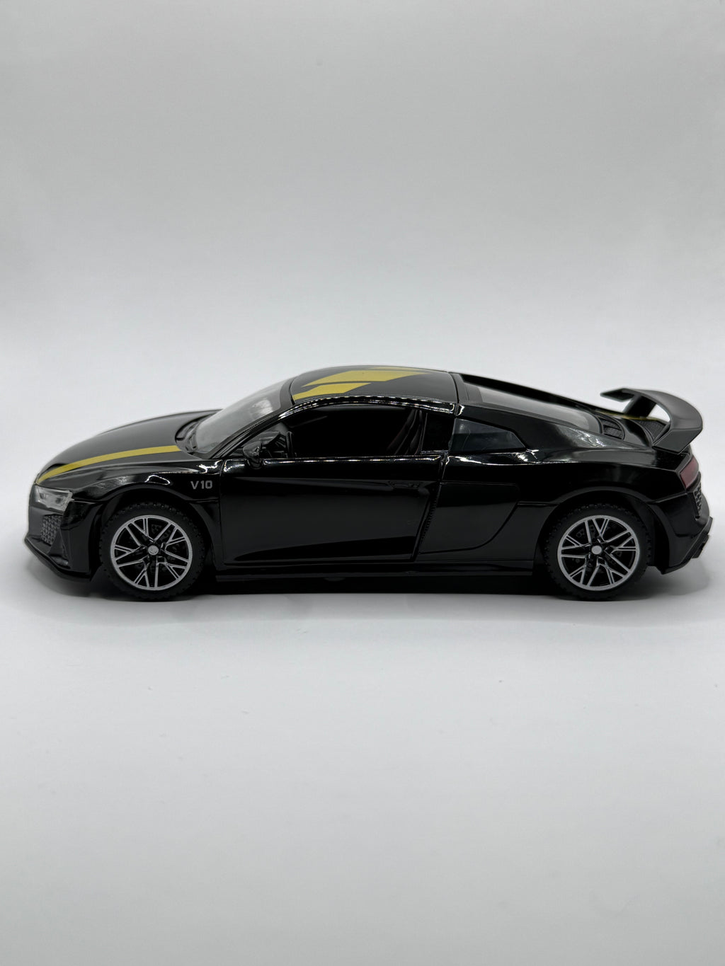 1/32 Audi R8 V10 Plus Diecast Model Car
