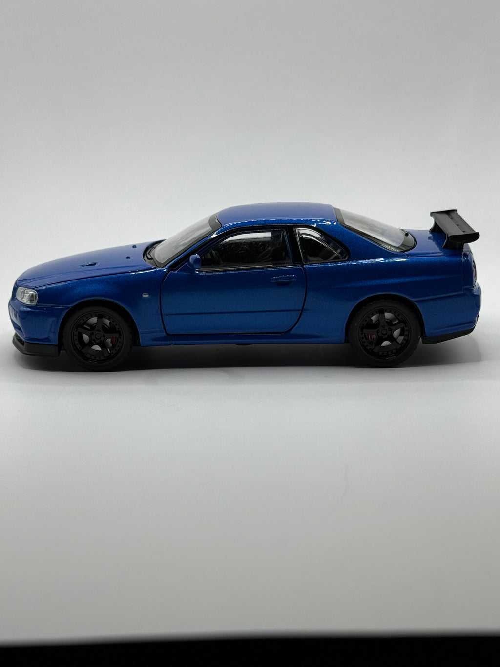 Licensed 1:32 Nissan Skyline GT-R R34 JDM Diecast Model