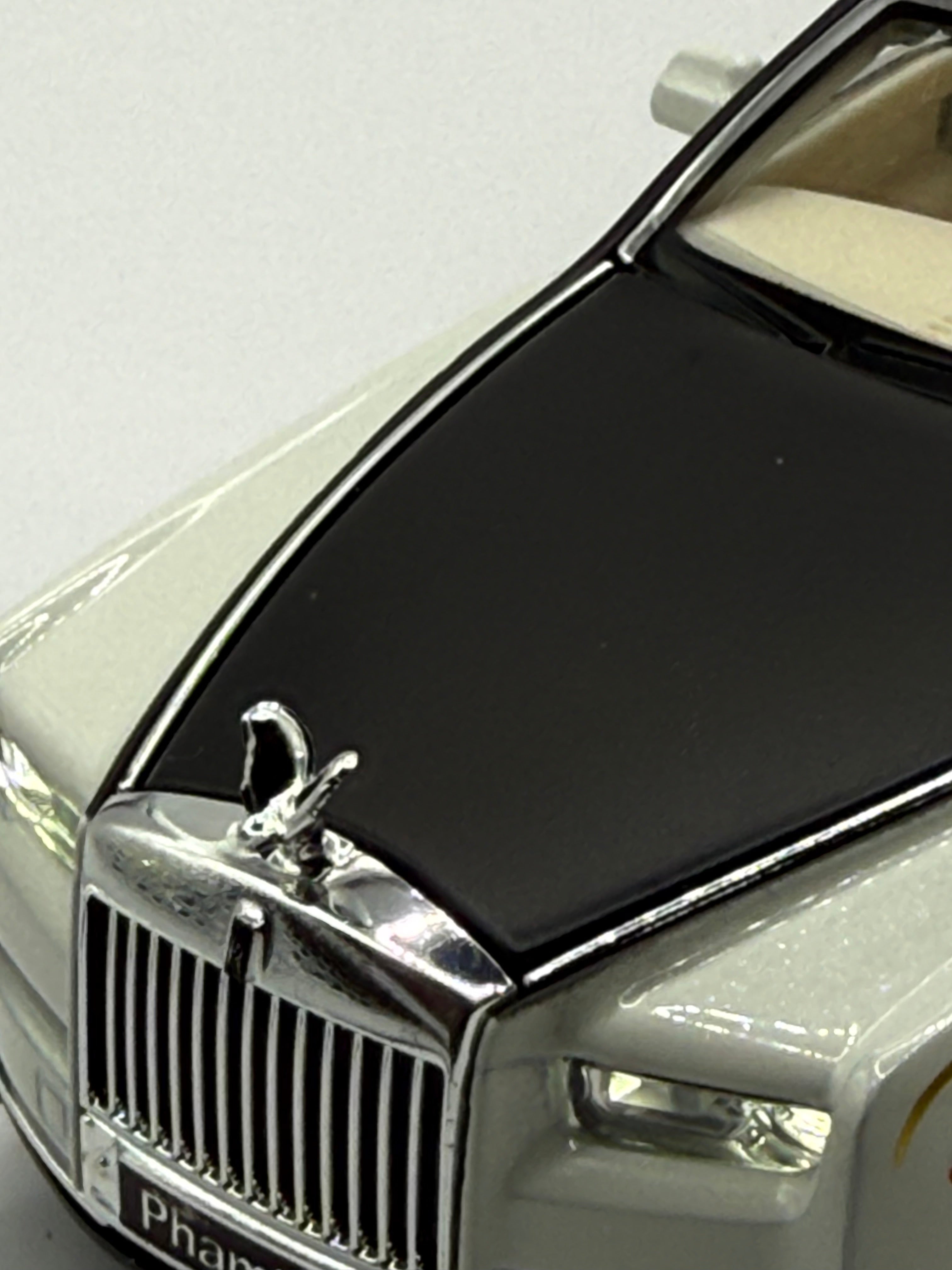 Licensed 1:32 Rolls-Royce Phantom Diecast Model Car