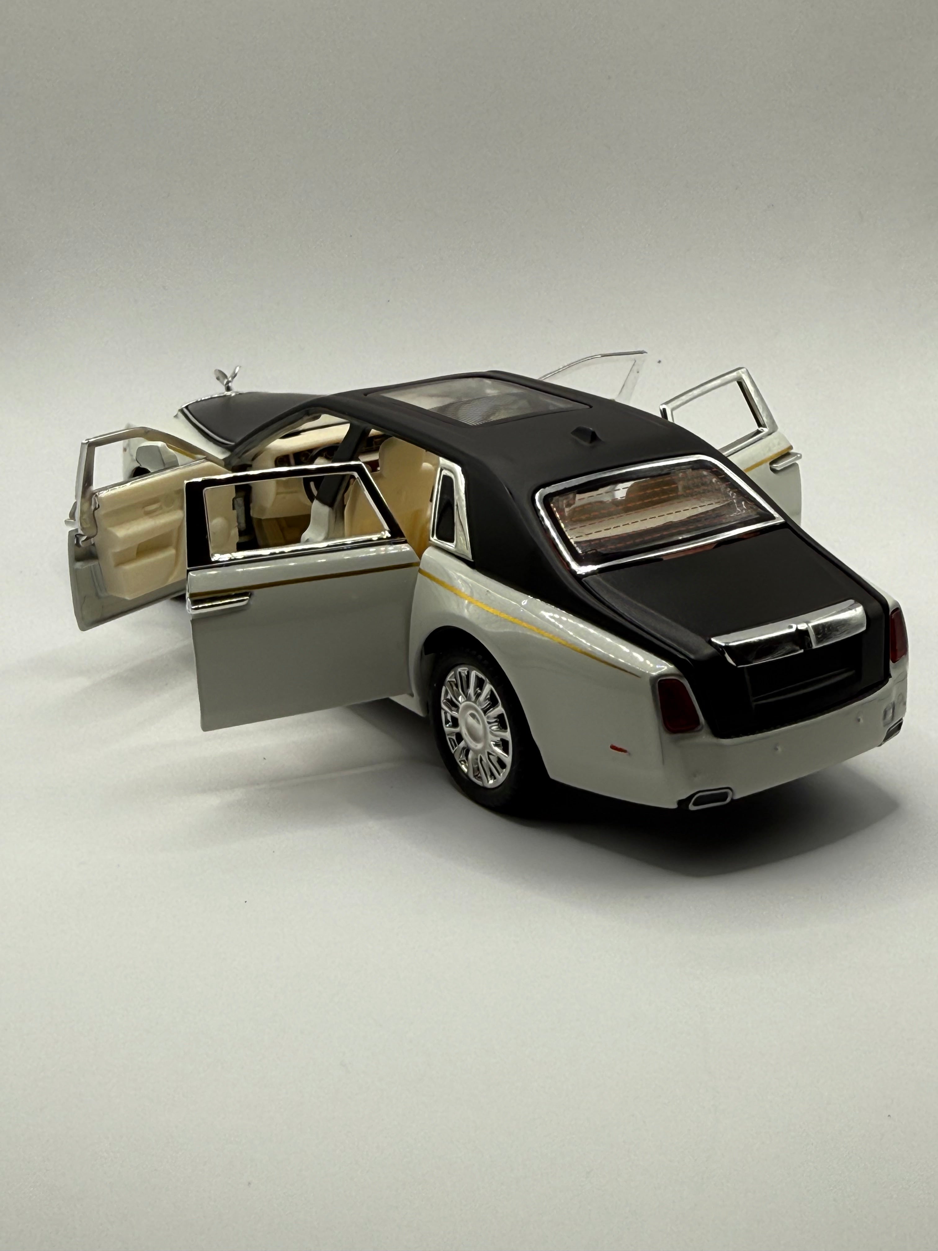 Rear view of 1/32 Rolls-Royce Phantom showing opening boot and luxury trim
