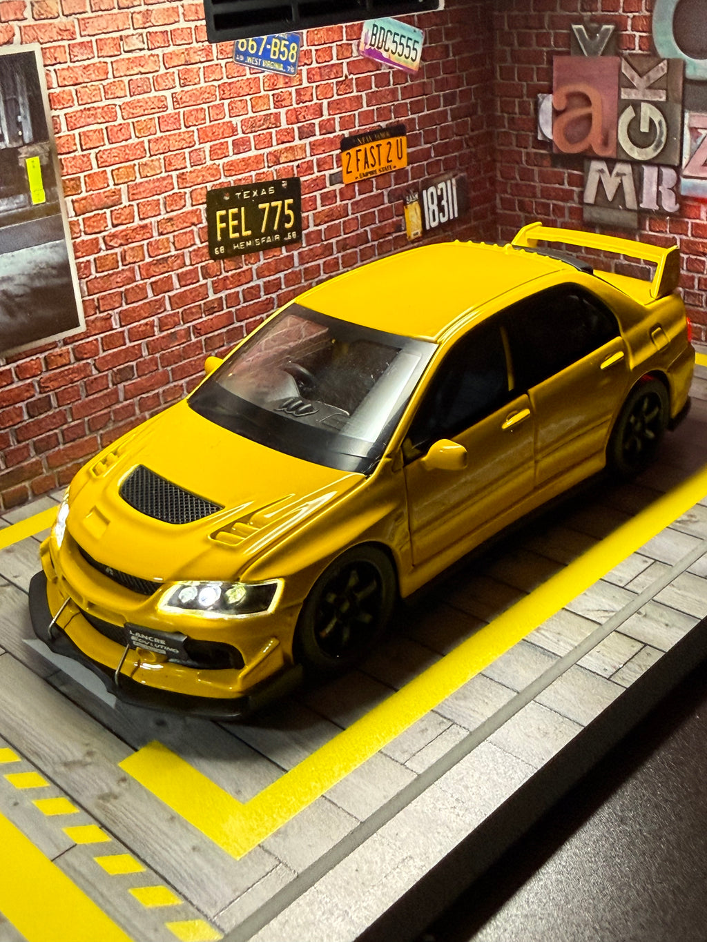 1:32 scale Mitsubishi Lancer Evo 9 diecast model front view