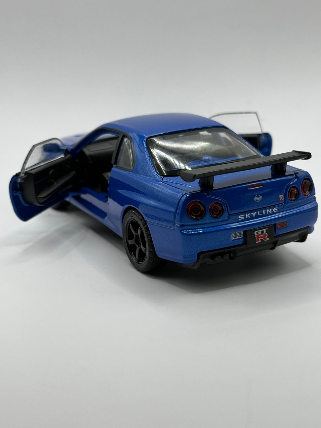 Licensed 1:32 Nissan Skyline GT-R R34 JDM Diecast Model