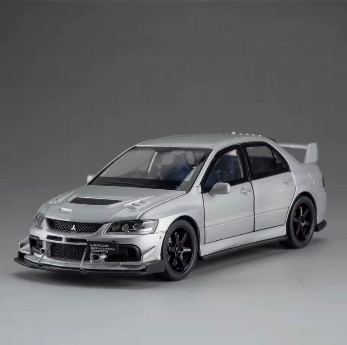 1:32 scale Mitsubishi Lancer Evo 9 diecast model front view