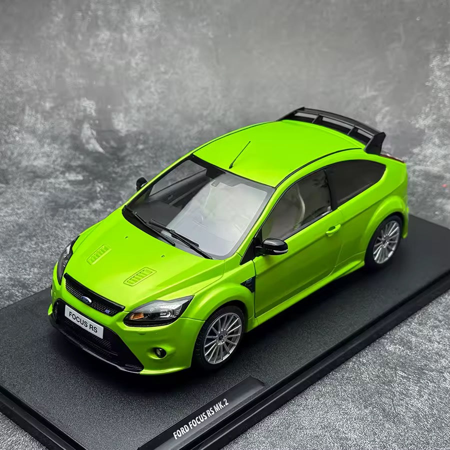 Solido 1:18 Ford Focus RS Mk2 2009 Ultimate Green diecast model front angle