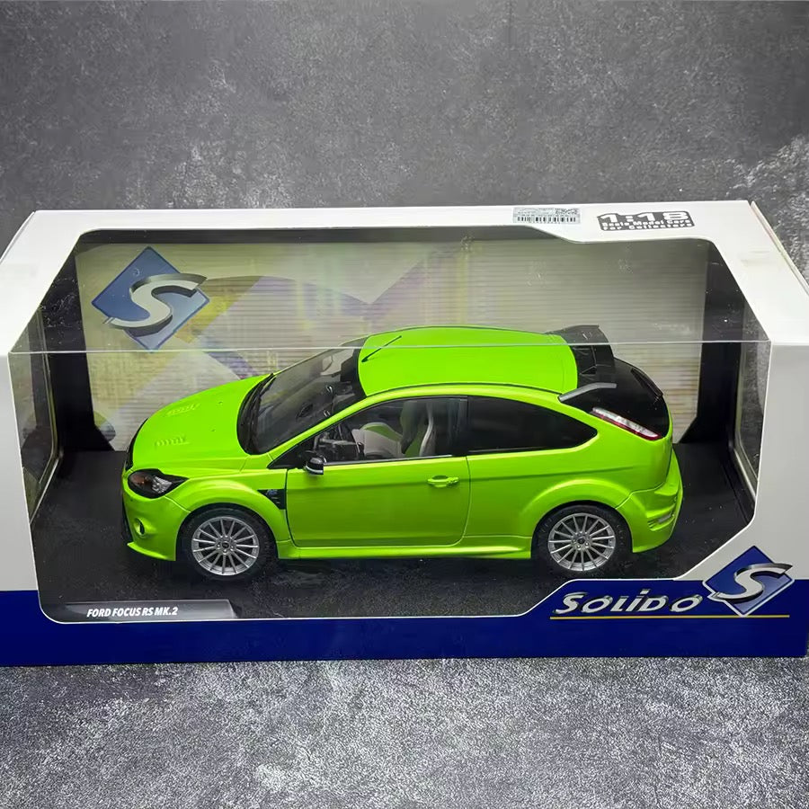 1/18 scale Ford Focus RS Mk2 Ultimate Green side profile by Solido