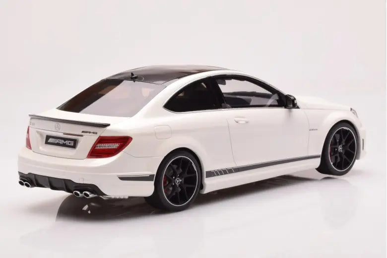 GT SPIRIT 1:18 SCALE RESIN MODEL MERCEDES BENZ C63 AMG W204 EDITION 507 - WHITE - GT899